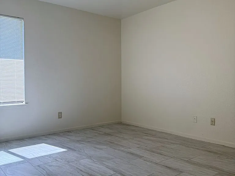 1310 Loughborough Dr — Photo 16