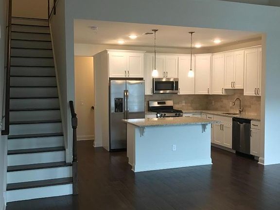 3rd image of 36 Elston Ct
