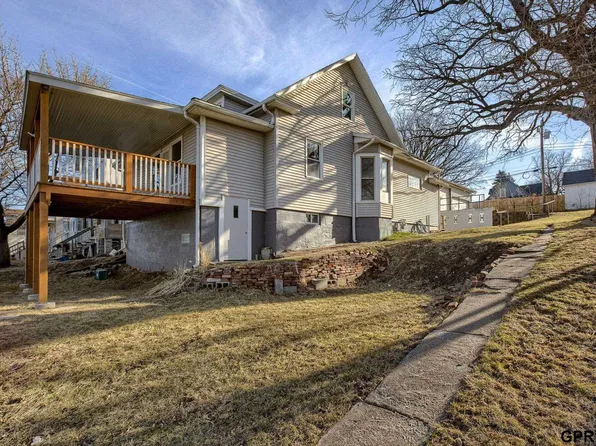 2319 S 12th St, Omaha, NE 68108