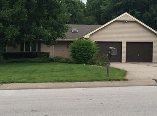 1705 Regency Dr, Kearney, MO 64060