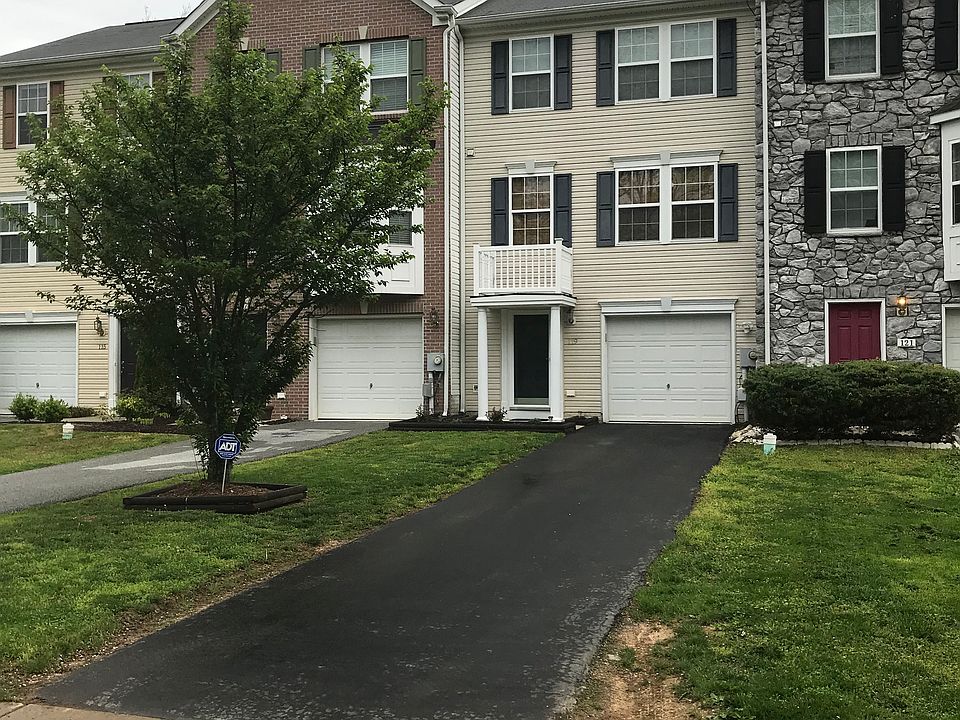 3 car driveway 