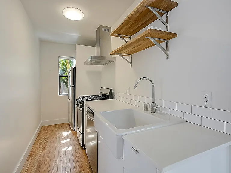 259 Rosemont Ave #1/2 — Photo 6