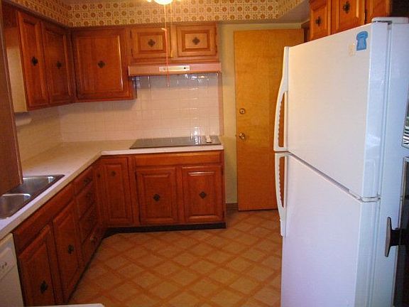3rd image of 1494 Silver Ln