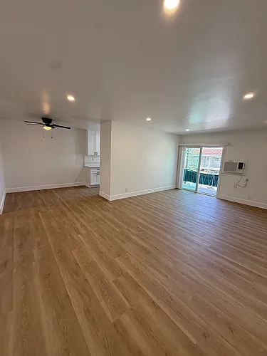 14254 Burbank Blvd #8 Photo 1