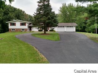 744 Eiker Dr, Knoxville, IL 61448