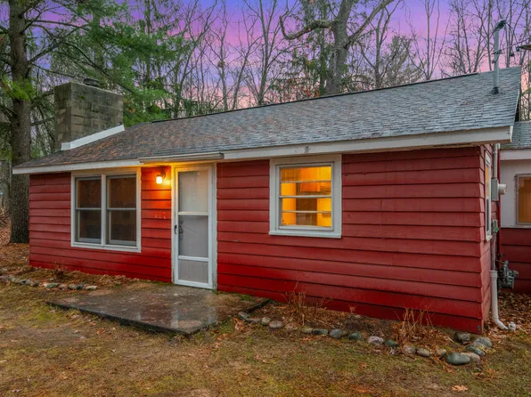 7180 Fisher Woods Rd, Indian River, MI 49749