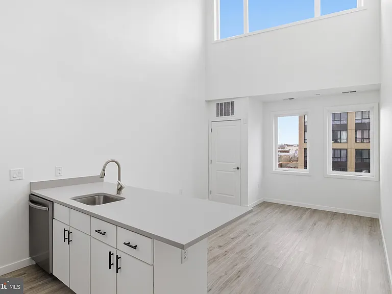 915 N Broad St #601 — Photo 6