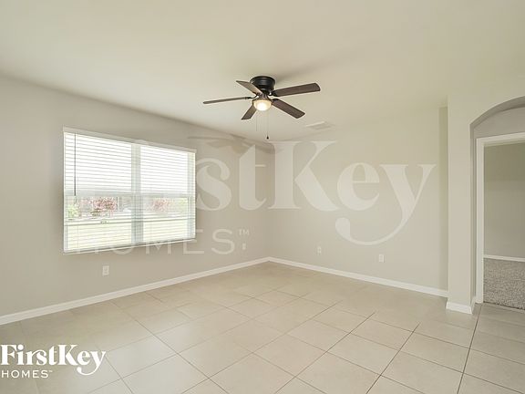 2nd image of 411 SE 24th St