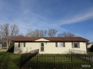 212 Pearl St, Onawa, IA 51040
