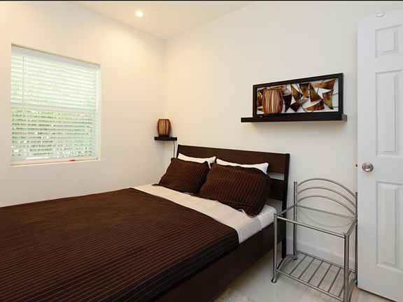 2nd image of 1249 Seabreeze Blvd