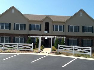 9940 Arthur Ln APT E, Saint Louis, MO 63128