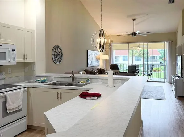 5035 Cedar Springs Dr APT 203, Naples, FL 34110