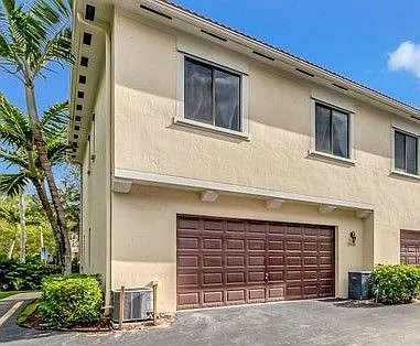 2500 Venetian Ct — Photo 1