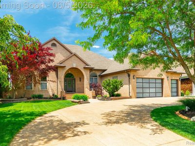 18124 Meridian Rd, Grosse Ile, MI, 48138