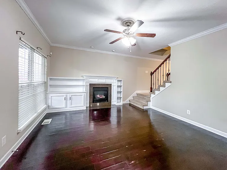 10309 Red Water Ln — Photo 2