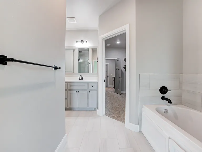 2728 Dunham Dr — Photo 28