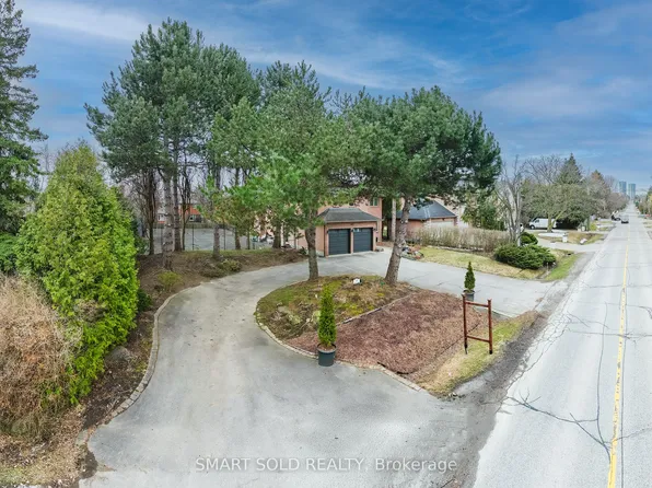 107 Arnold Ave, Vaughan, ON L4J 1B6