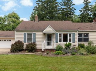 30117 White Rd, Willoughby Hills, OH 44092