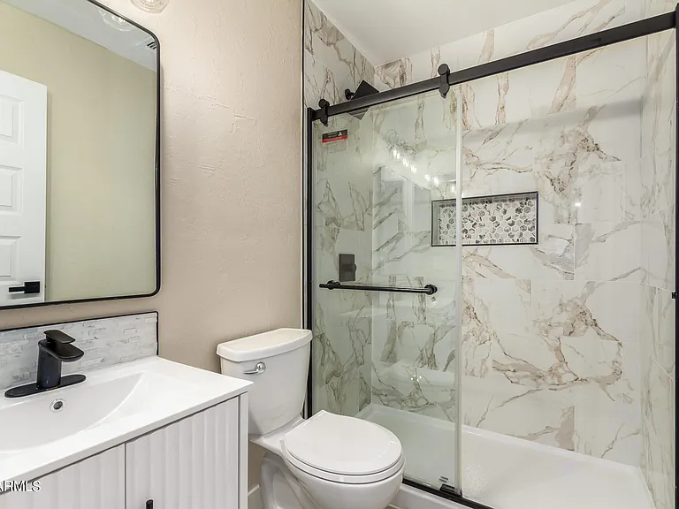 1602 W Rockwood Dr — Photo 28