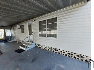 1009 49th Avenue Dr W, Bradenton, FL 34207