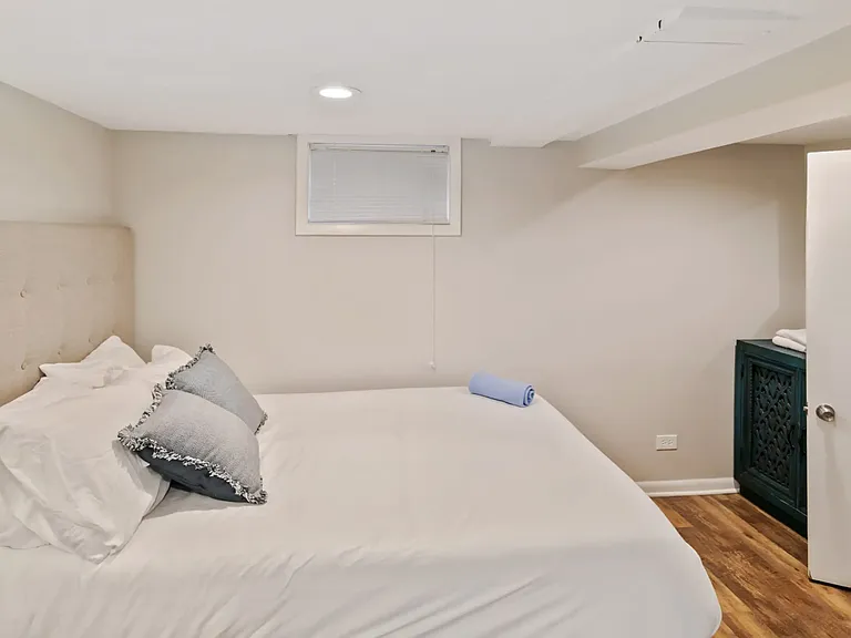 225 W Park Ave #1 — Photo 33