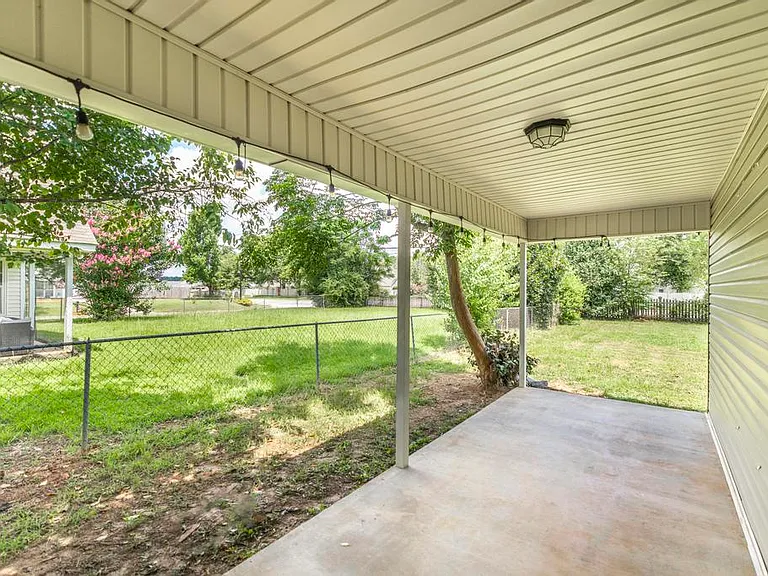 103 Country Cv — Photo 16