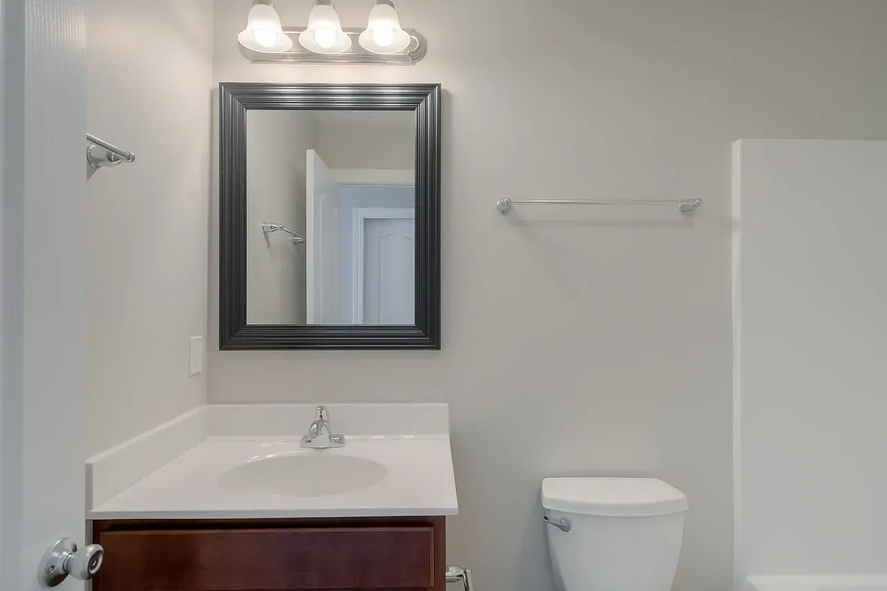 1 bed, 1.5 bath, 1832 sqft, $840 — Photo 4