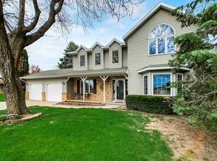 514 Agnes Ave, Waunakee, WI 53597