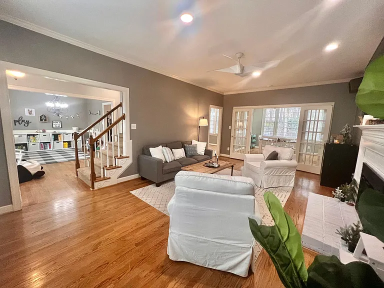 111 Lulworth Ct — Photo 7