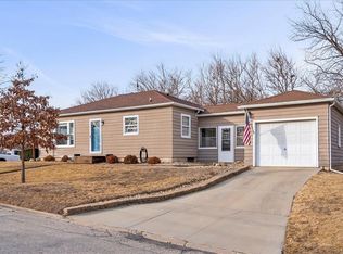 117 W 22nd St, Cedar Falls, IA 50613