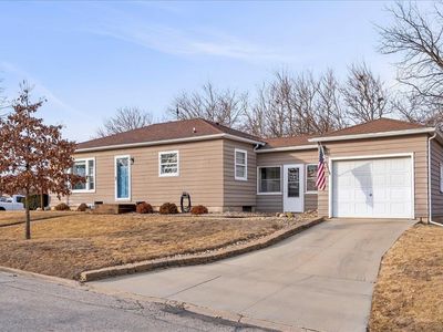 117 W 22nd St, Cedar Falls, IA, 50613