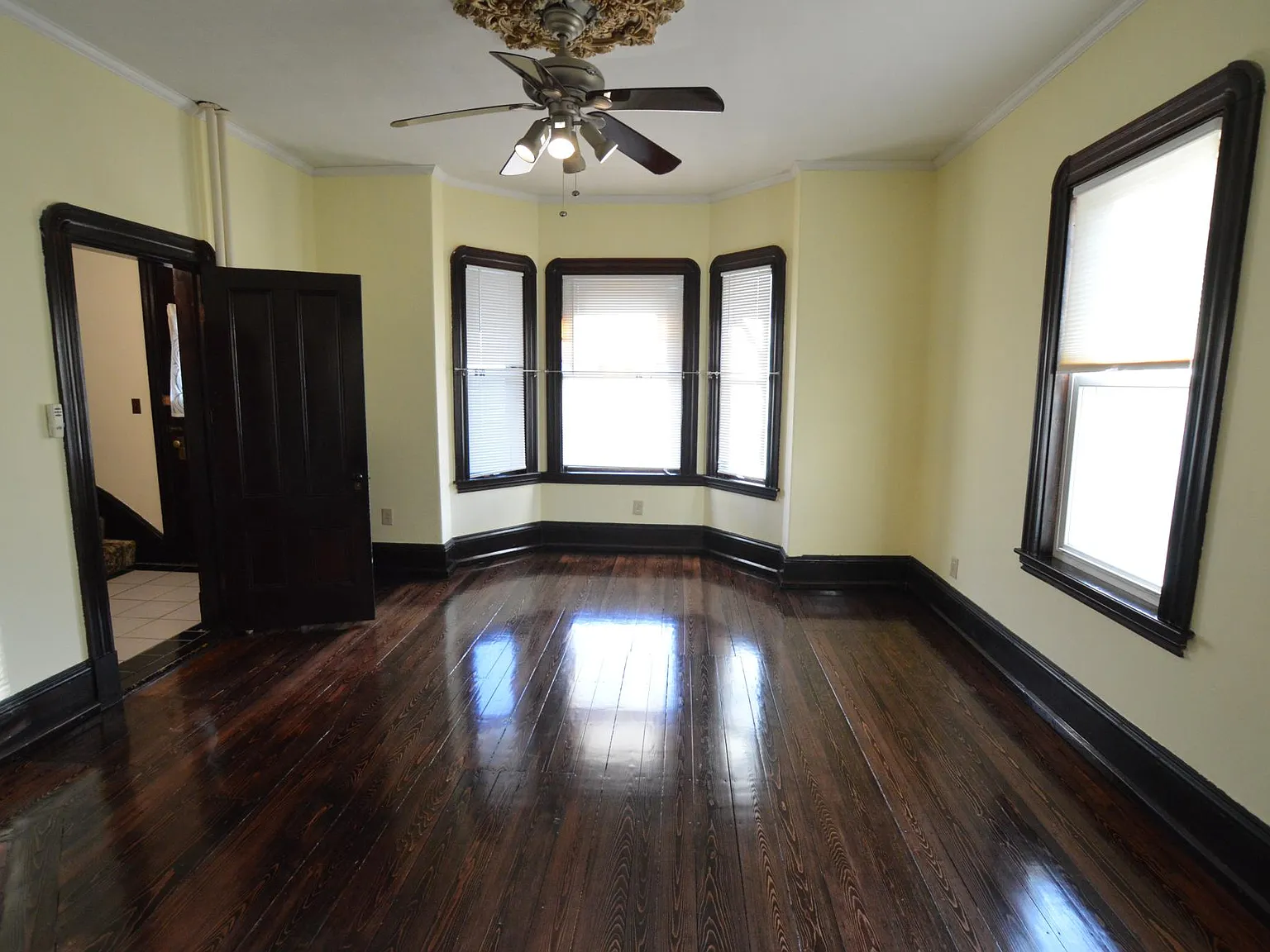 84 Crescent Ave — Photo 3