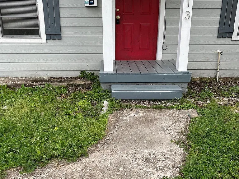 6813 Foster St — Photo 2