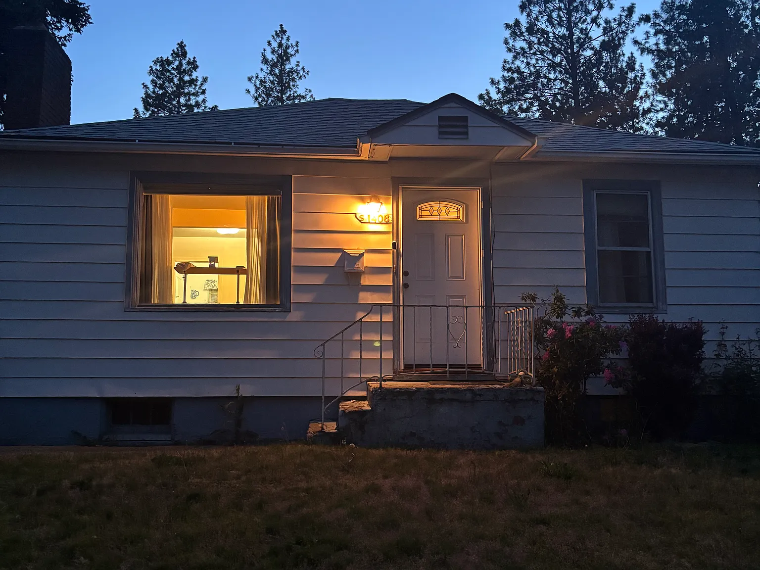 3 bed, 2400 sqft, $2,195 — Photo 3