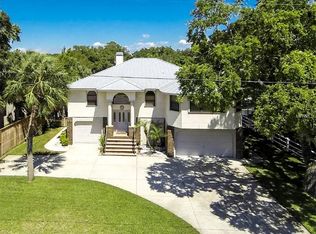 7102 Porpoise St, Weeki Wachee, FL 34607