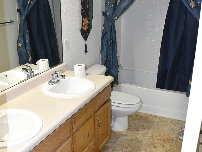 903 Saddlebrook Ln — Photo 12