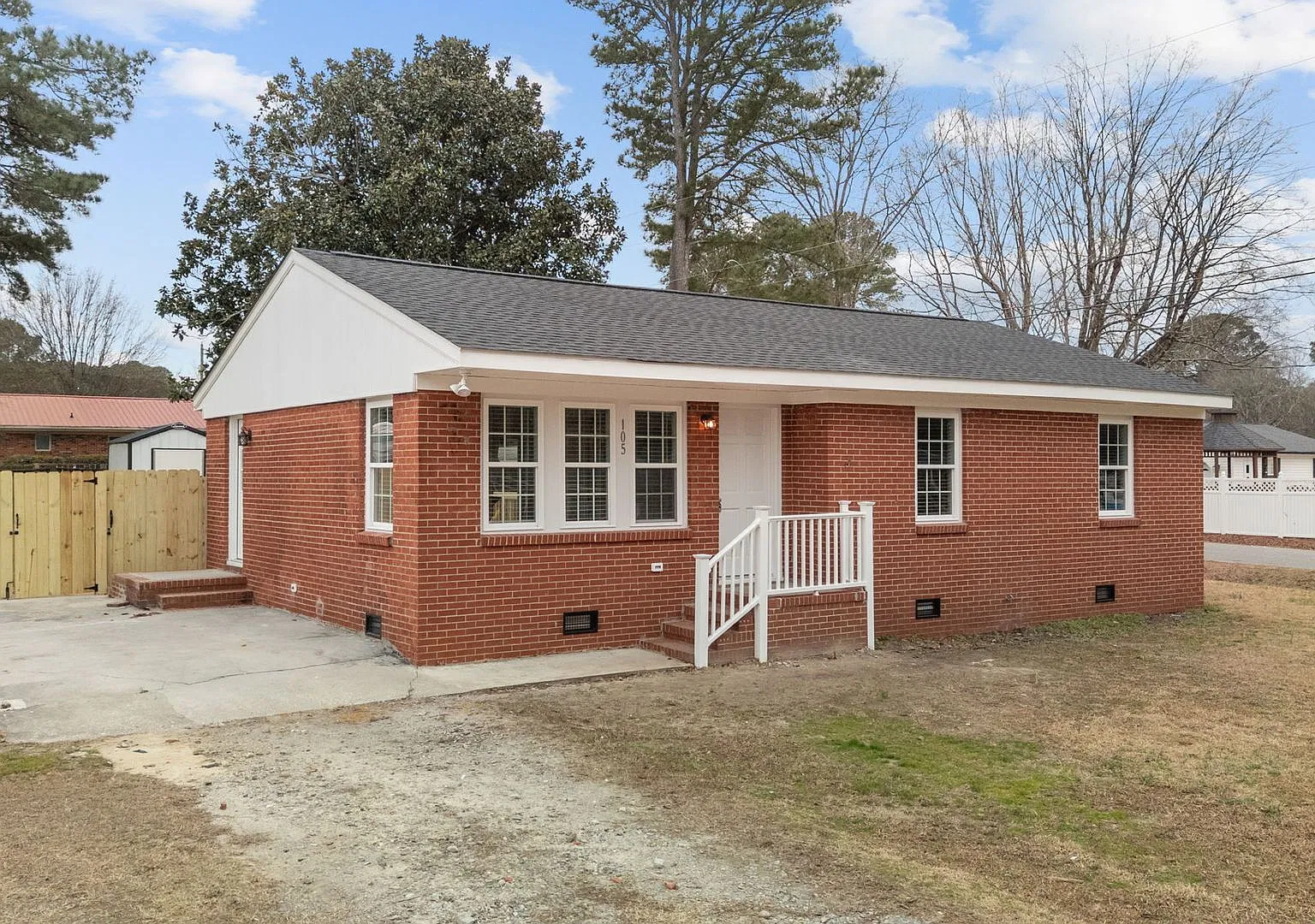 Charming 3-Bedroom Ranch with Hardwood Floors & Spacious Yard in Smithfield! — Photo 3
