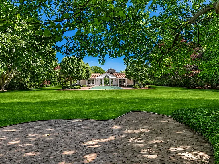 33 Apaquogue Rd — Photo 7