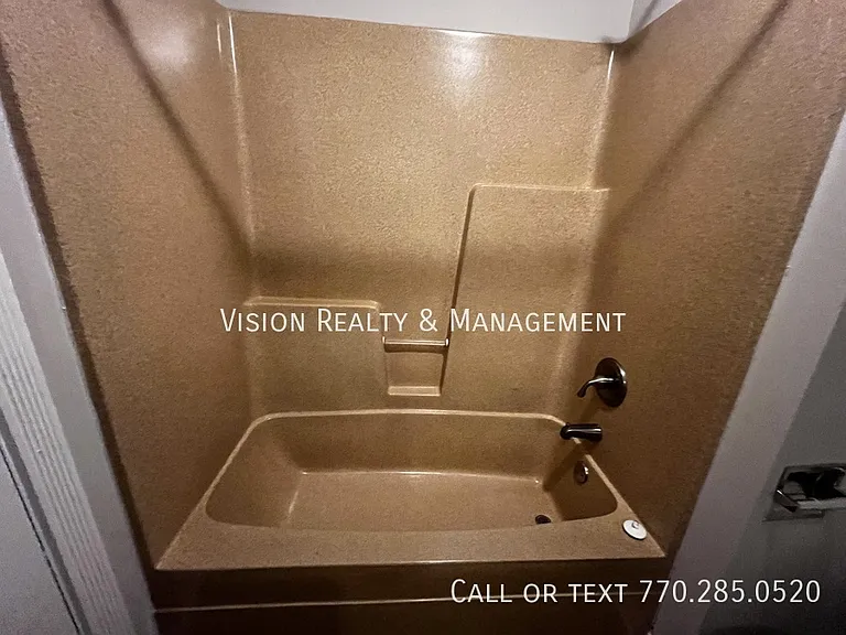 260 Castlegate Cir — Photo 18