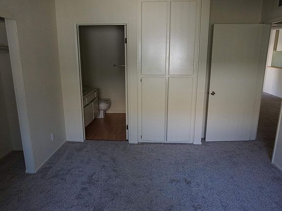 5th image of 5740 Camellia Ave #101