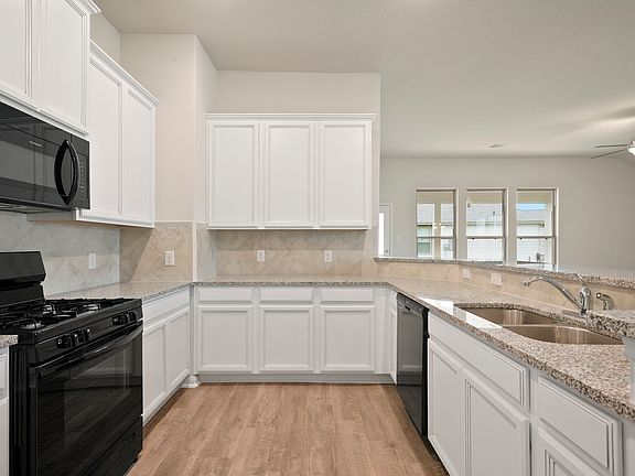 4th image of 516 Turtle Dove Dr