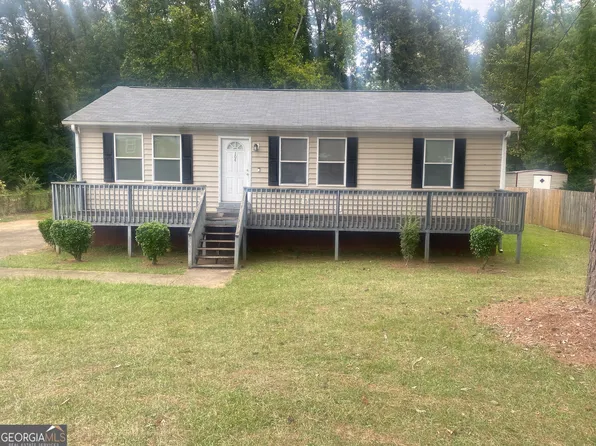 104 King Arthur Dr, Lagrange, GA 30241