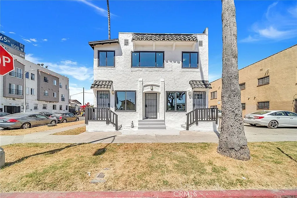 6425 S Vermont Ave — Photo 2