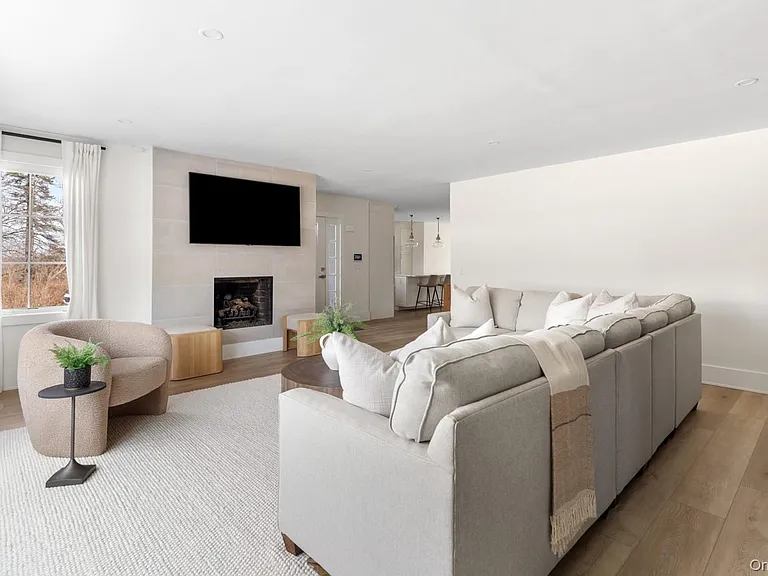 20 Hollywood Pl — Photo 5