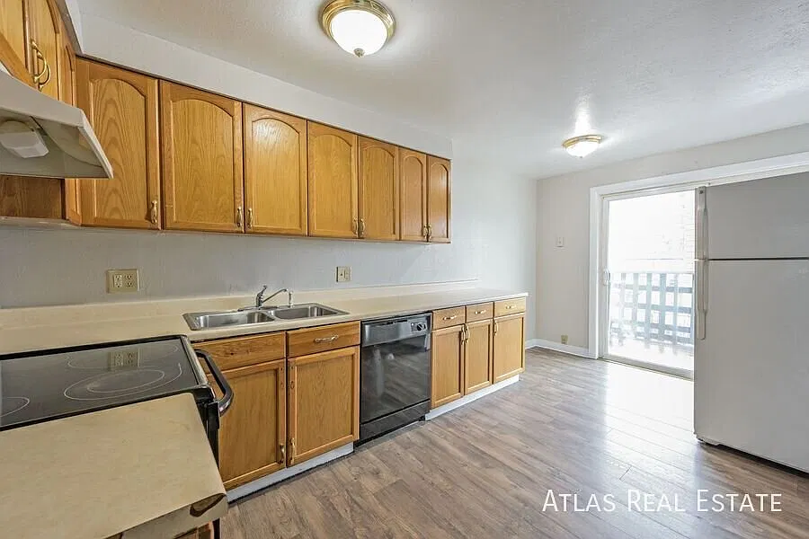 6484 W 13th Avenue — Photo 4