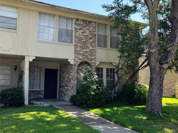 541 Towne House Ln, Richardson, TX 75081