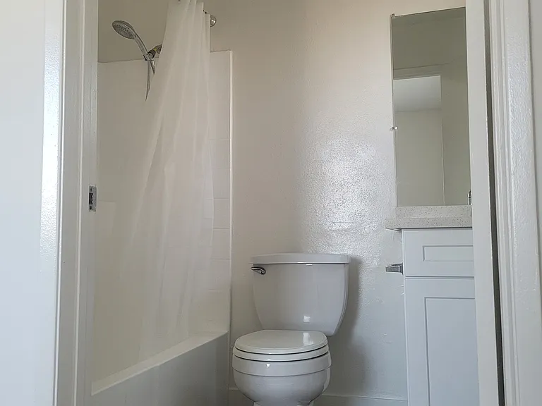 165 N Hoover St — Photo 115