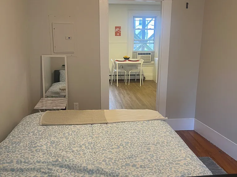 659 E 4th St #2 — Photo 10