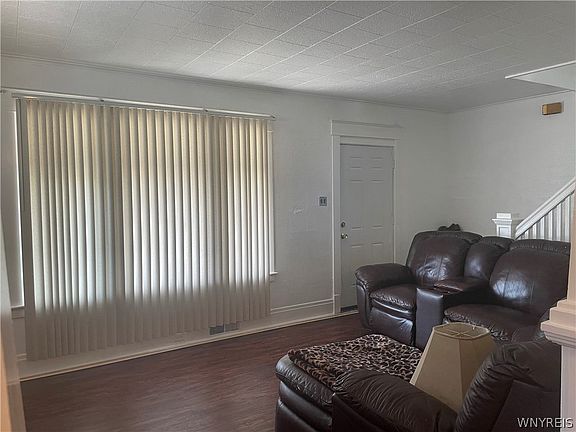 5th image of 120 Deerfield Ave