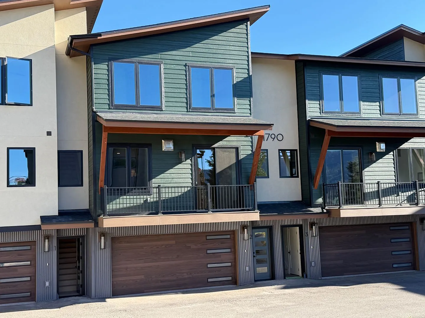 Brand New Animas Cliffs Townhomes #2, 3BR/2.5BA — Photo 3